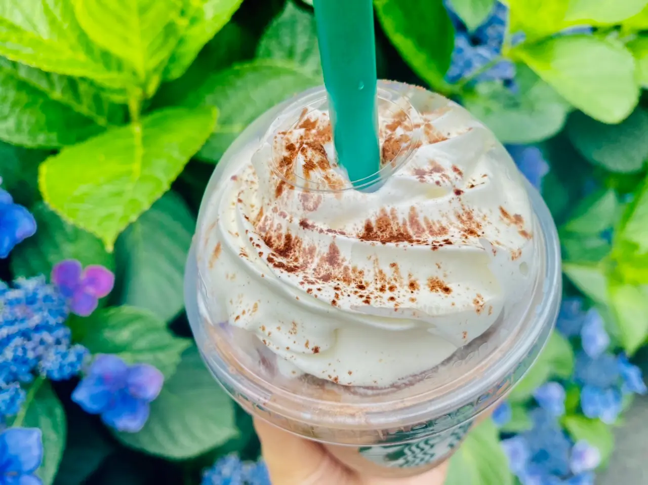 【スタバ】事前告知なしで新作登場!3週間限定《チョコレート ティー ケーキ フラペチーノ》_3