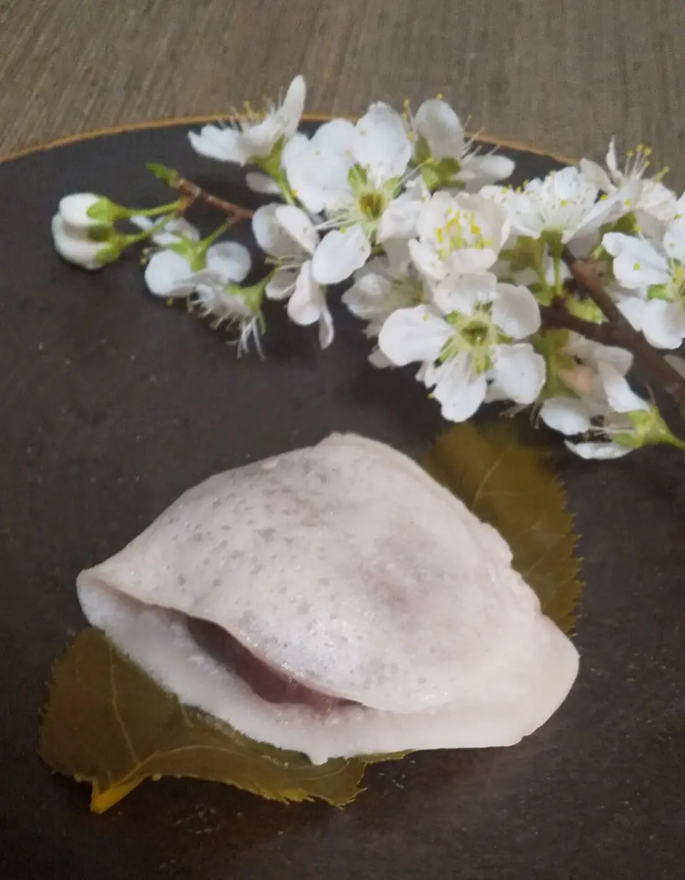 【おすすめいちごスイーツ】老舗゛紀の国屋゛の《いちご大福》と《桜餅》で春を味わう:*_6