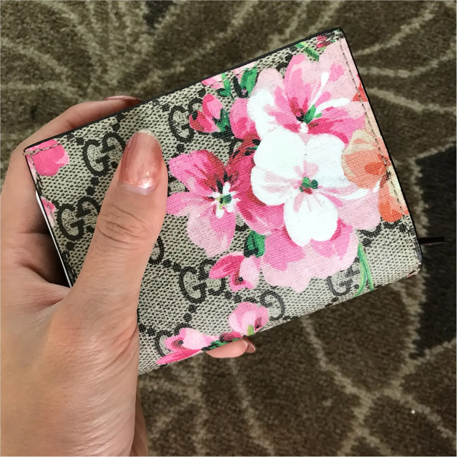 ★『GGブルームスコレクション』がとってもキュート♡念願の二つ折り財布を購入しました★_1