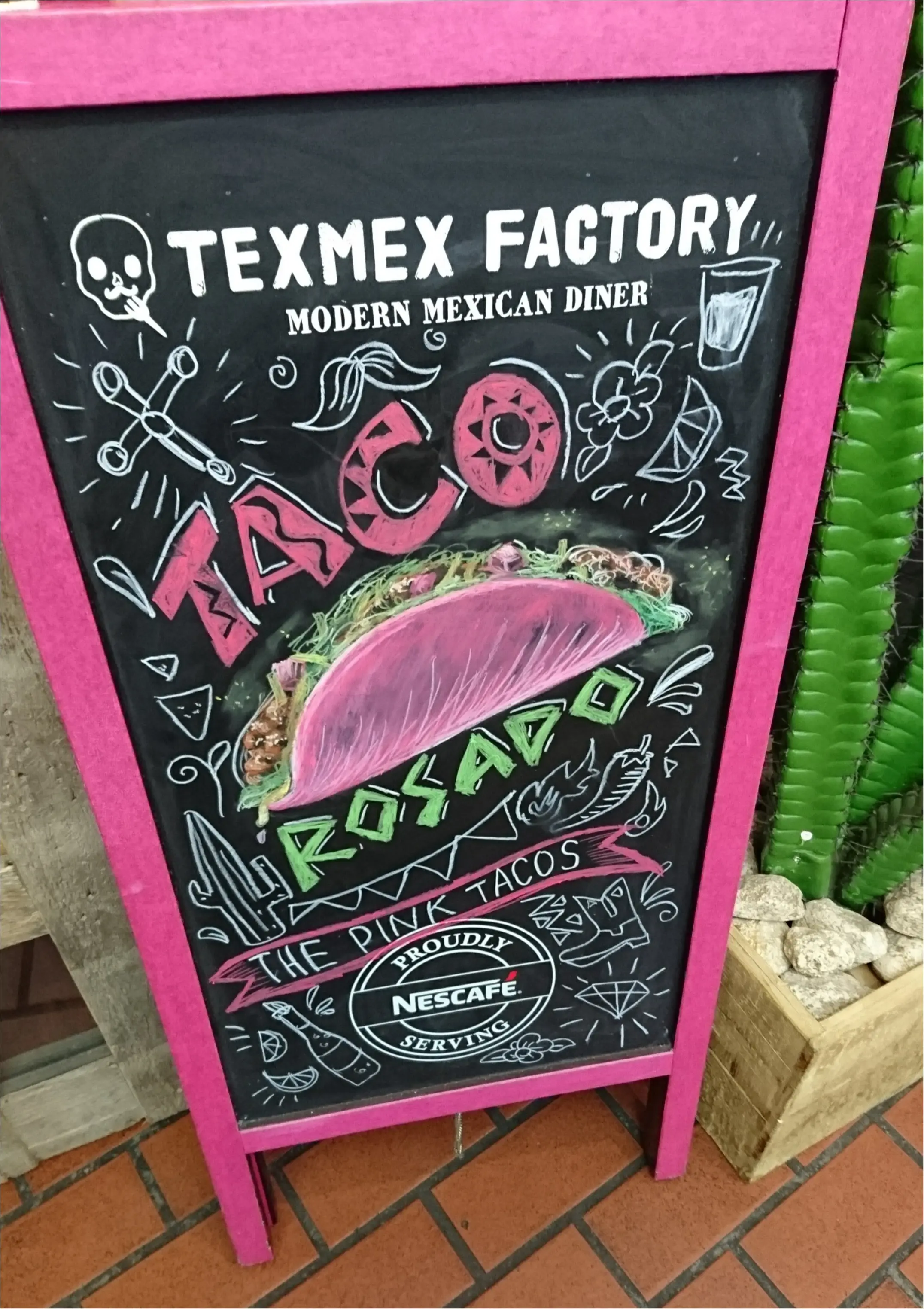 インスタ映え抜群\(^^)/渋谷にあるメキシンカンがピンク過ぎてかわいい♡_1
