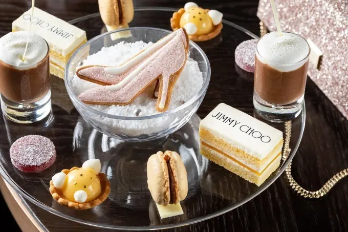 ミニサイズの香水つき♡ 『JIMMY CHOO』コラボのアフタヌーンティーにときめきが止まらない!_1