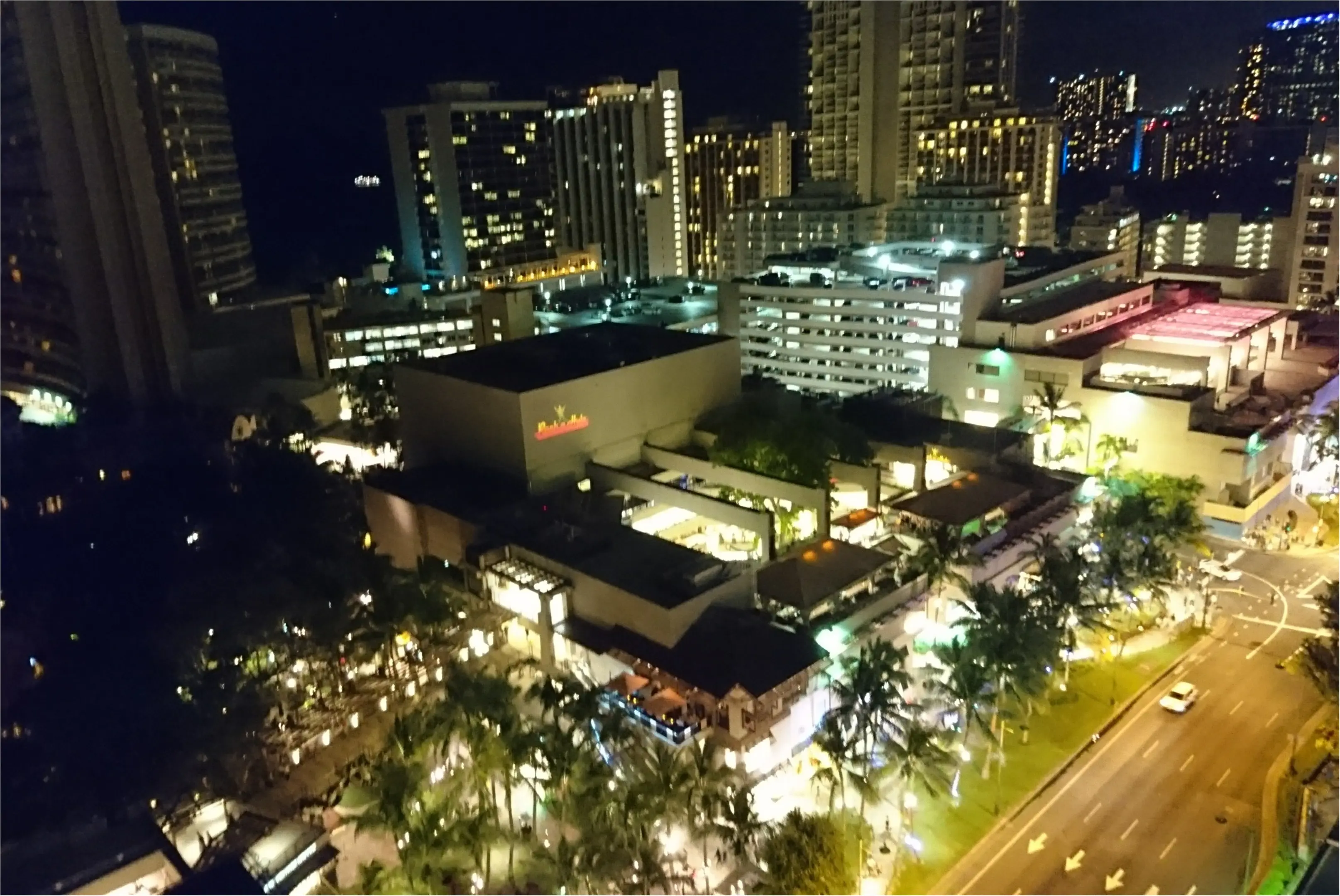 【trip】ワイキキの夜は夜景が見れるスカイワイキキで♡_5