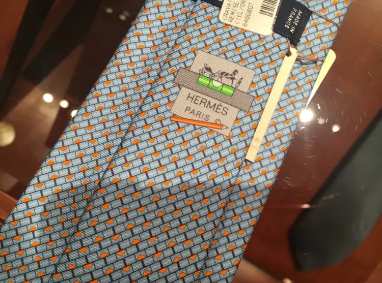【バレンタイン】裏側に秘密が隠されたネクタイ?!《HERMES》で選ぶサプライズギフト♡_3