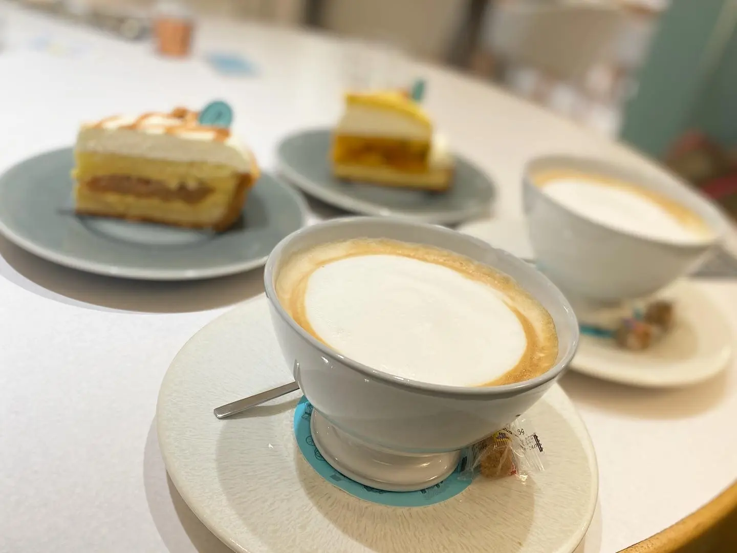 【新宿 落ち着いたカフェ】で検索する人必見。ティファニーブルーの素敵カフェをご紹介_6