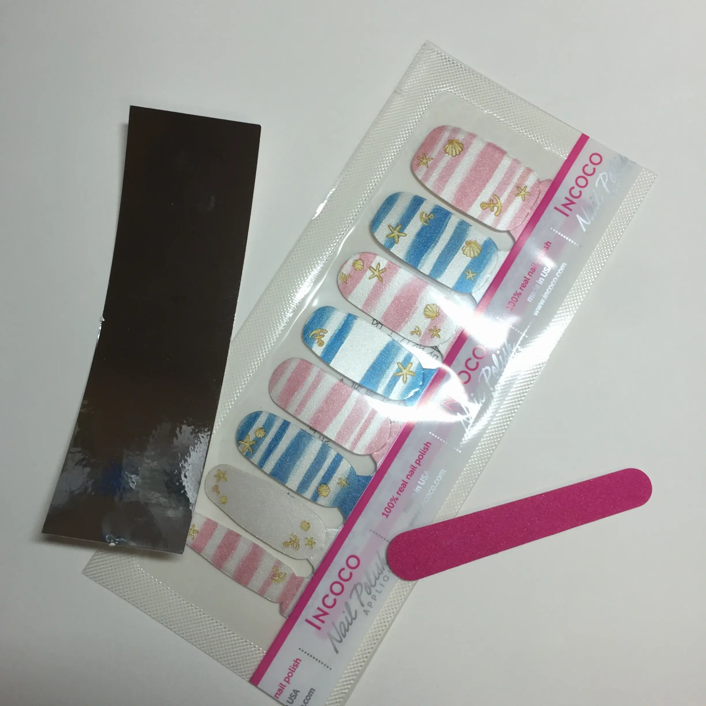 10分でネイルアート⁉︎【貼るだけマニキュア】って知ってる?_2