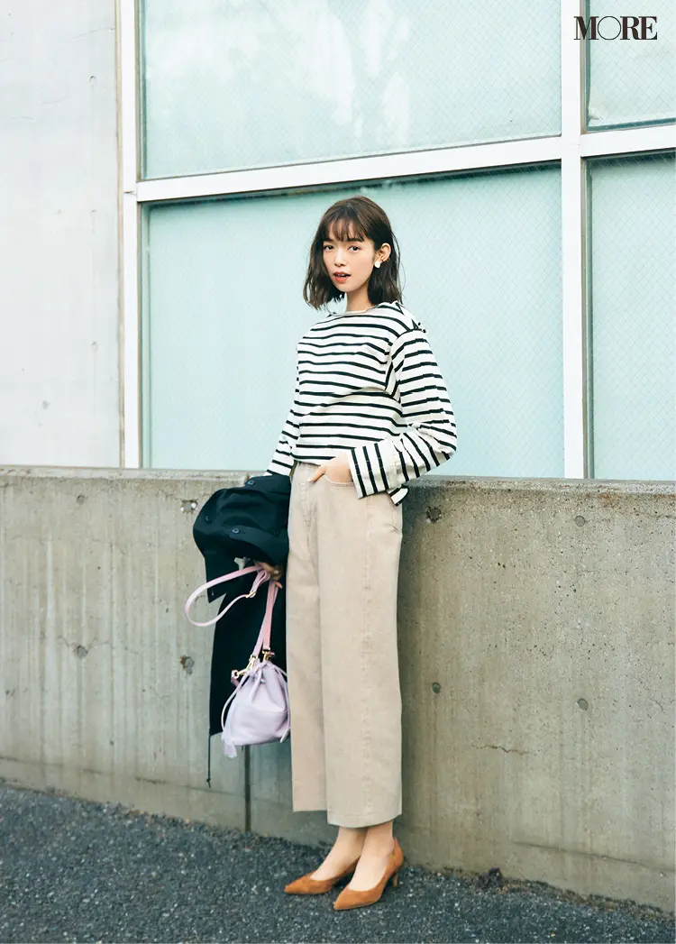 センタープレスの入った淡色デニムならデニムが苦手な人にもおすすめ