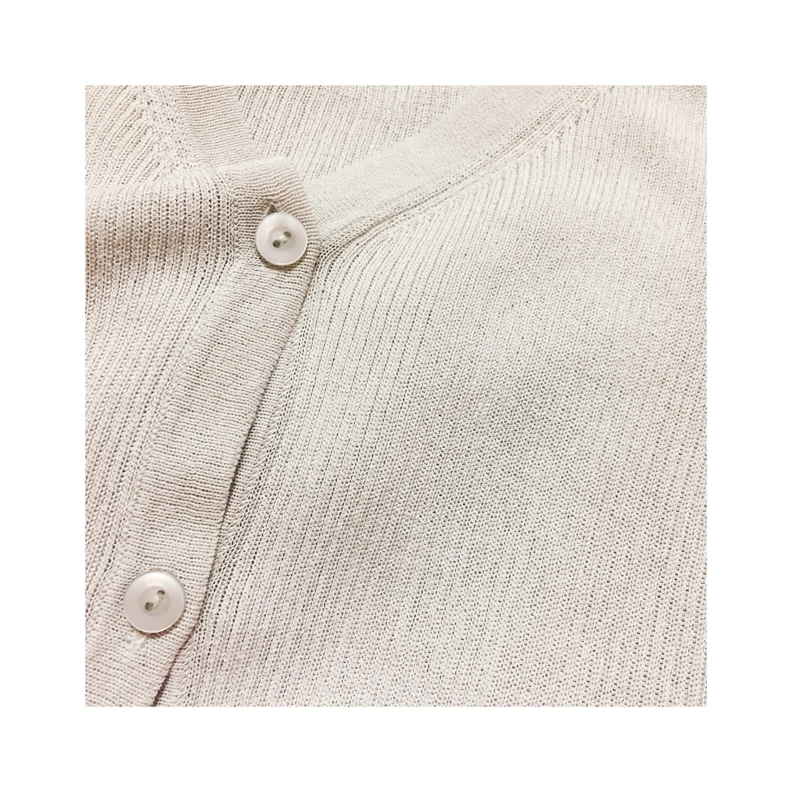 《4日間だけの限定価格¥990+税!》【UNIQLO】のライトVネックリブカーディガンがオンオフ使えて優秀です❤️_2