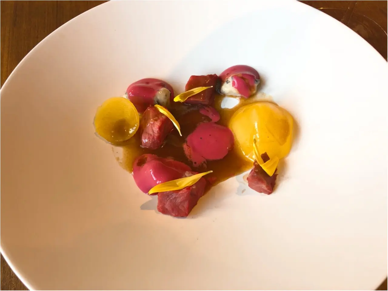 休日のちょっと贅沢ランチは恵比寿にあるお肉の名店『HUGO DESNOYER(ユーゴ・デノワイエ)』へ!!_3