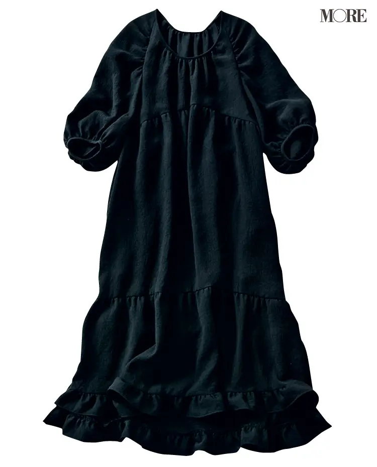 着まわせる黒いワンピース