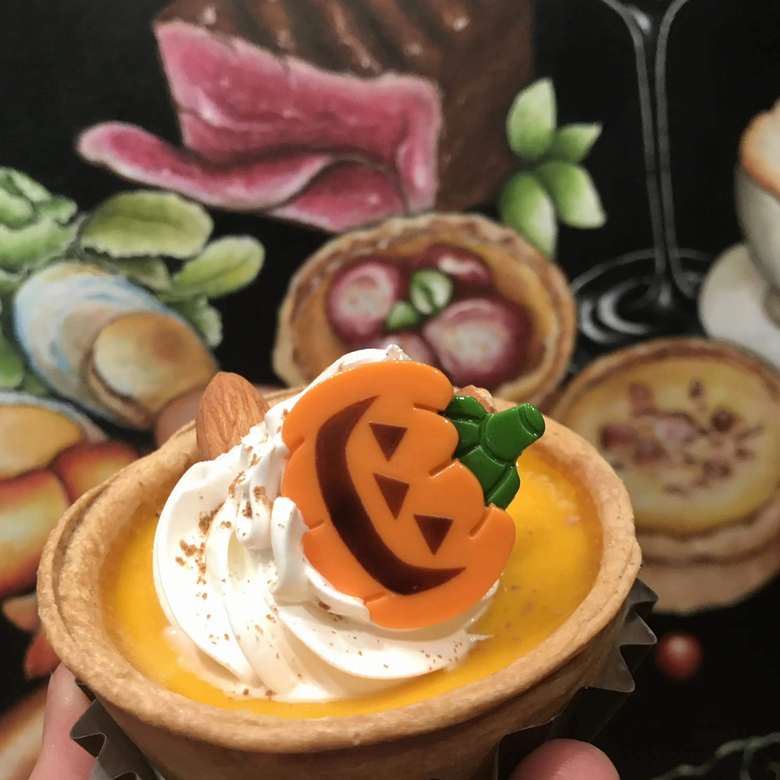 【FOOD】街もちゃくちゃくとハロウィンモード★キッシュ ヨロイズカでパンプキンキッシュを発見!_1