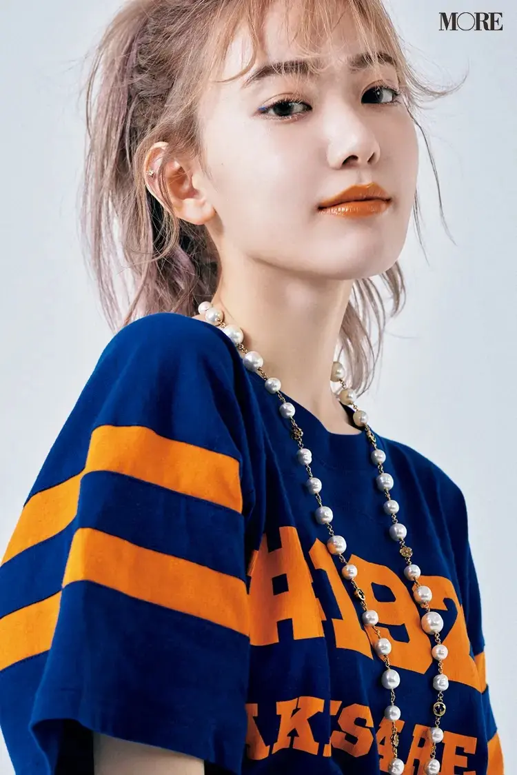 『グッチ』を着た宮脇咲良さん