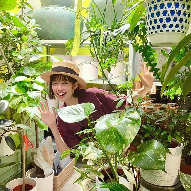 【佐藤栞里の撮影オフショット】着回し企画の撮影で、都内の行ってみたいおしゃスポットを回って来ました!_3