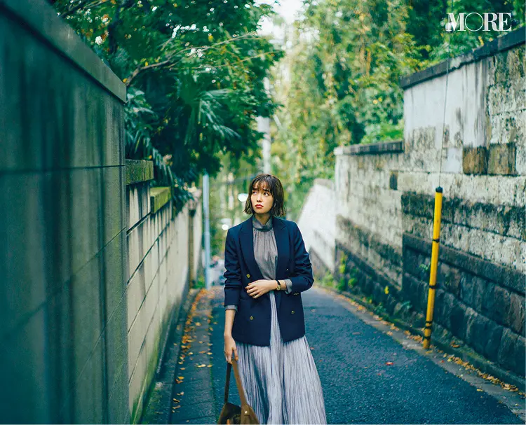 「珍しくコートなしでOKな暖かい日、なのに気分はどんより」佐藤栞里主演【冬から春へ。手持ち服9着から始める着回し】14日目_1