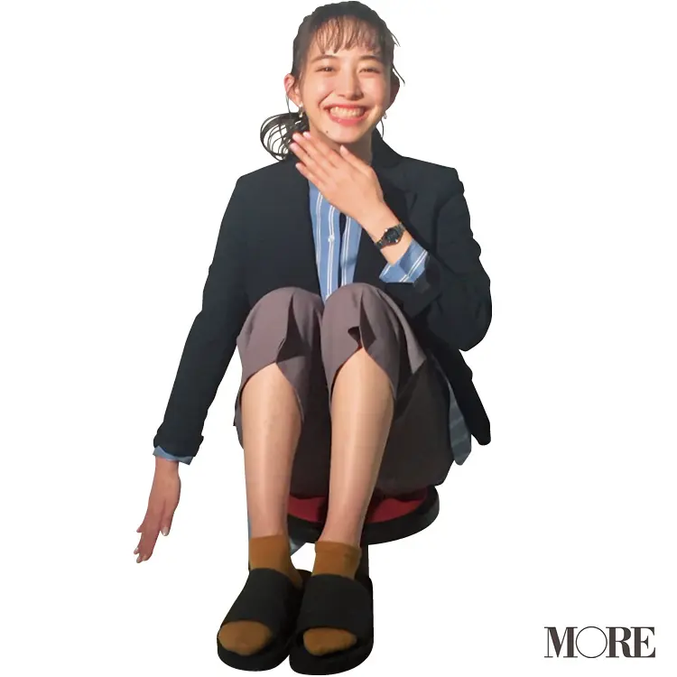 井桁弘恵が時計の撮影に初挑戦! 慣れない撮影に思わず固まった瞬間。【モデルのオフショット】_1