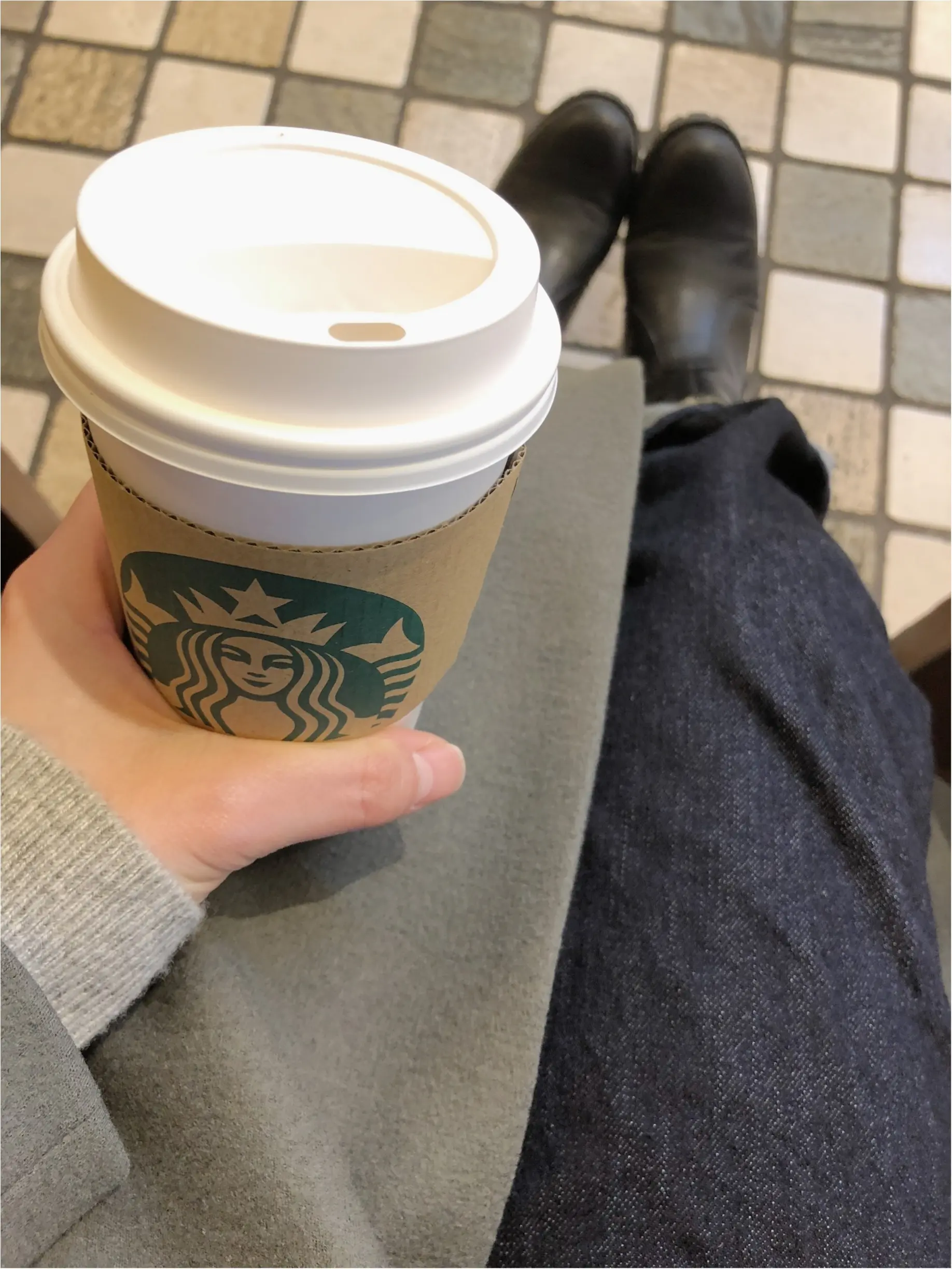 《スタバ》仕事終わりにホッと一息。糖分補給には、無料カスタマイズできるコレがおすすめ!_1