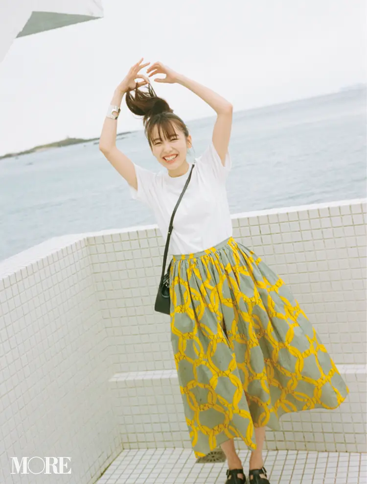 飯豊まりえが魅せる、大人可愛い白Tコーデ 記事Photo Gallery_1_6
