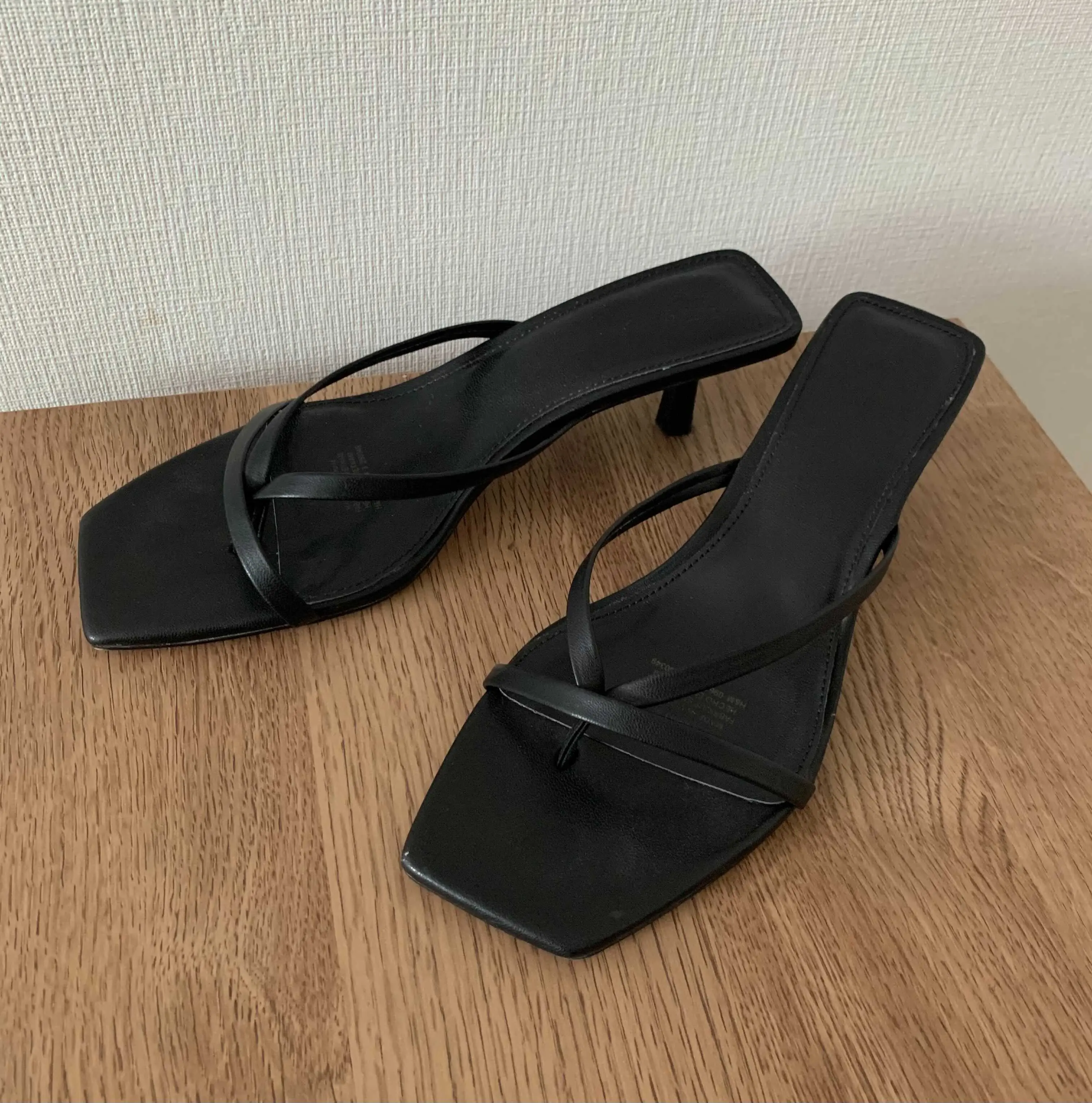 【H&M】プチプラなのに高見え!万能サンダル_2