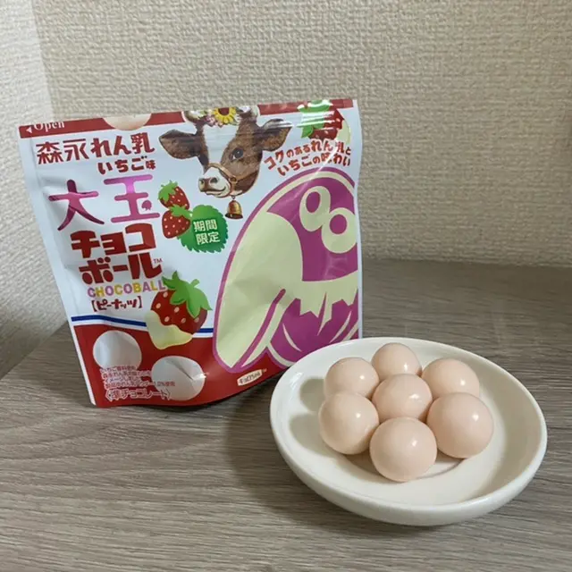【期間限定】れん乳いちご味の大玉チョコボール買ってみました!《レポ》_1