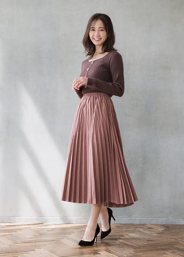 冬のスネやかかとの粉ふきとさよなら! 友菜もレグケア派! 塗る“お薬スキンケア”でツルすべ脚に_3