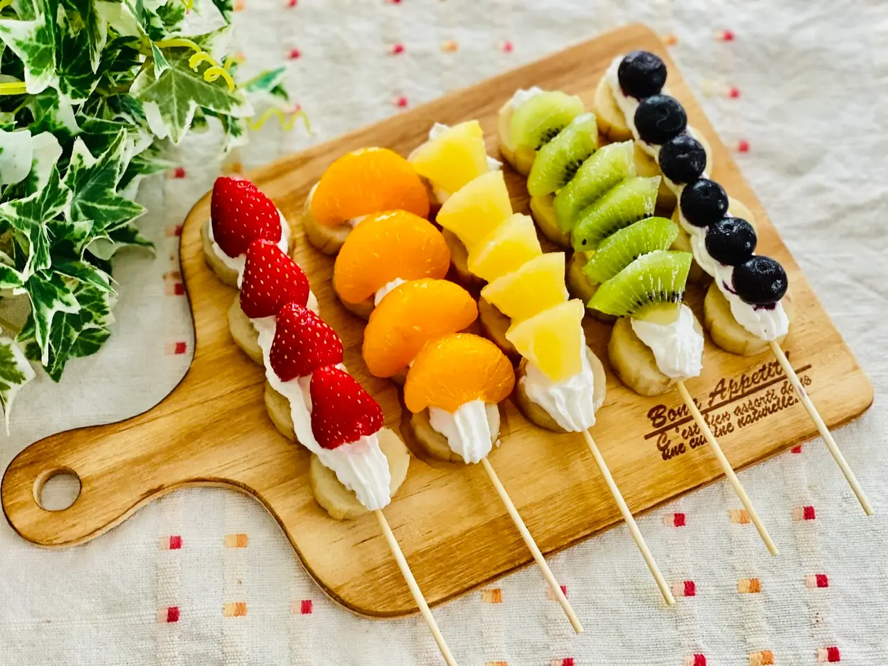 【おうちカフェ】超簡単なのに可愛さ満点!ひんやりスイーツ《冷凍フルーツ棒》が絶品♡Part2_3