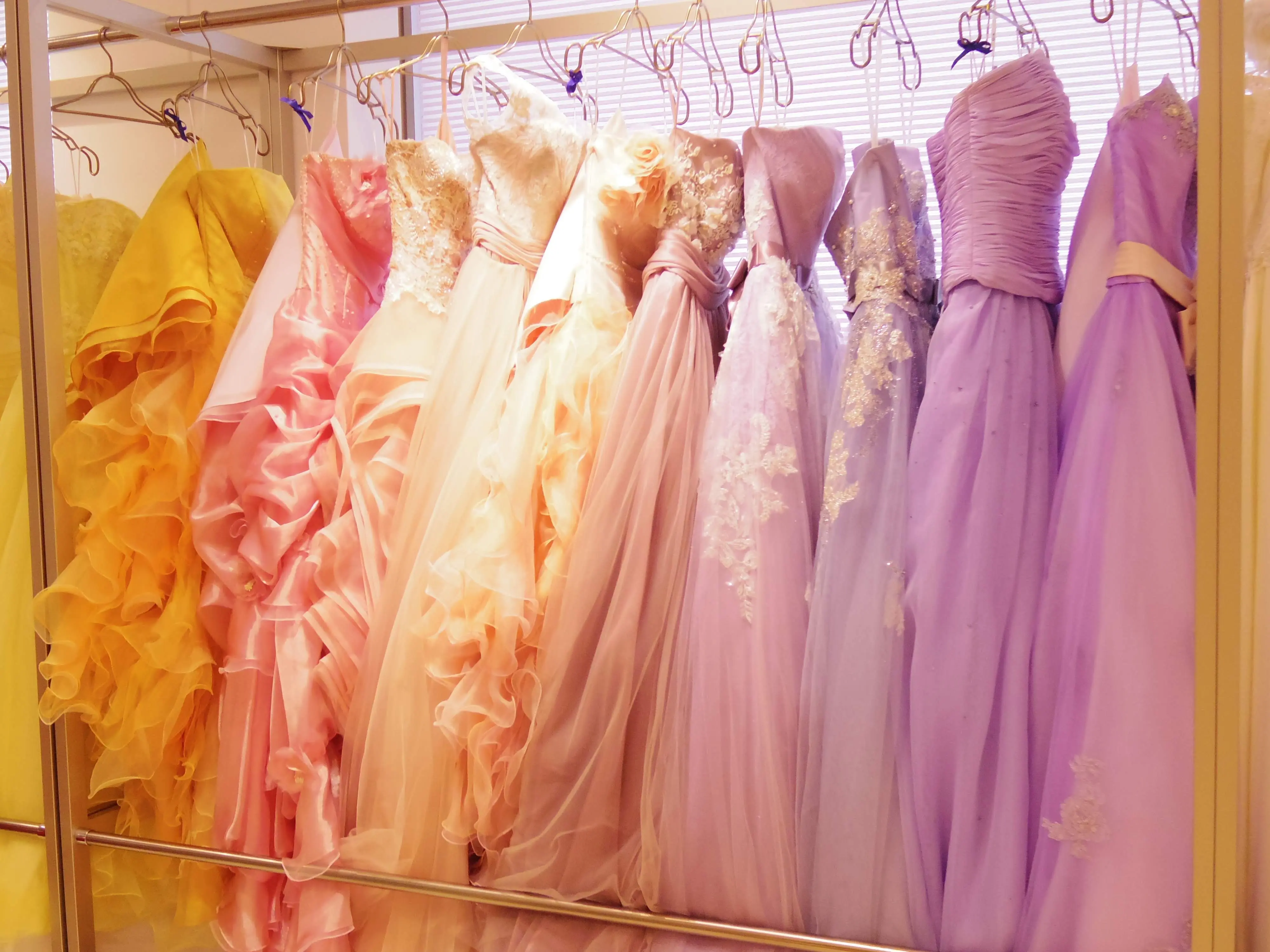 【絶対失敗したくない!】結婚式に初招待された時に見るブログ〜お呼ばれ服編〜_3