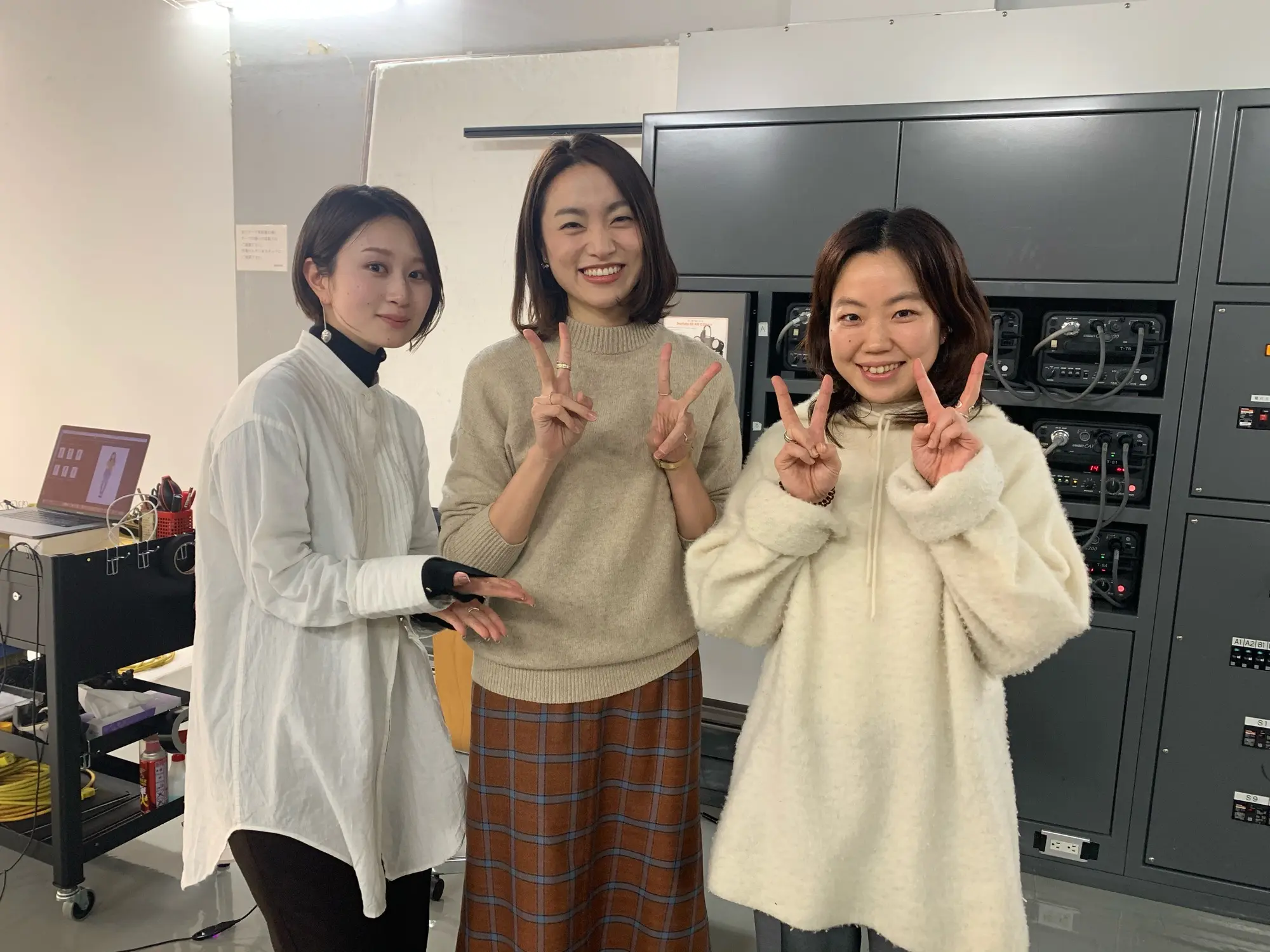 《3/28発売❤️》似合うデニムがわかる!撮影オフショットあり*【MORE 5月号】骨格診断別・新しいデニム☻_6