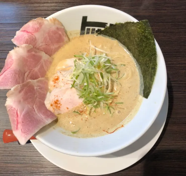 らぁめんトリカジイッパイのラーメンの写真