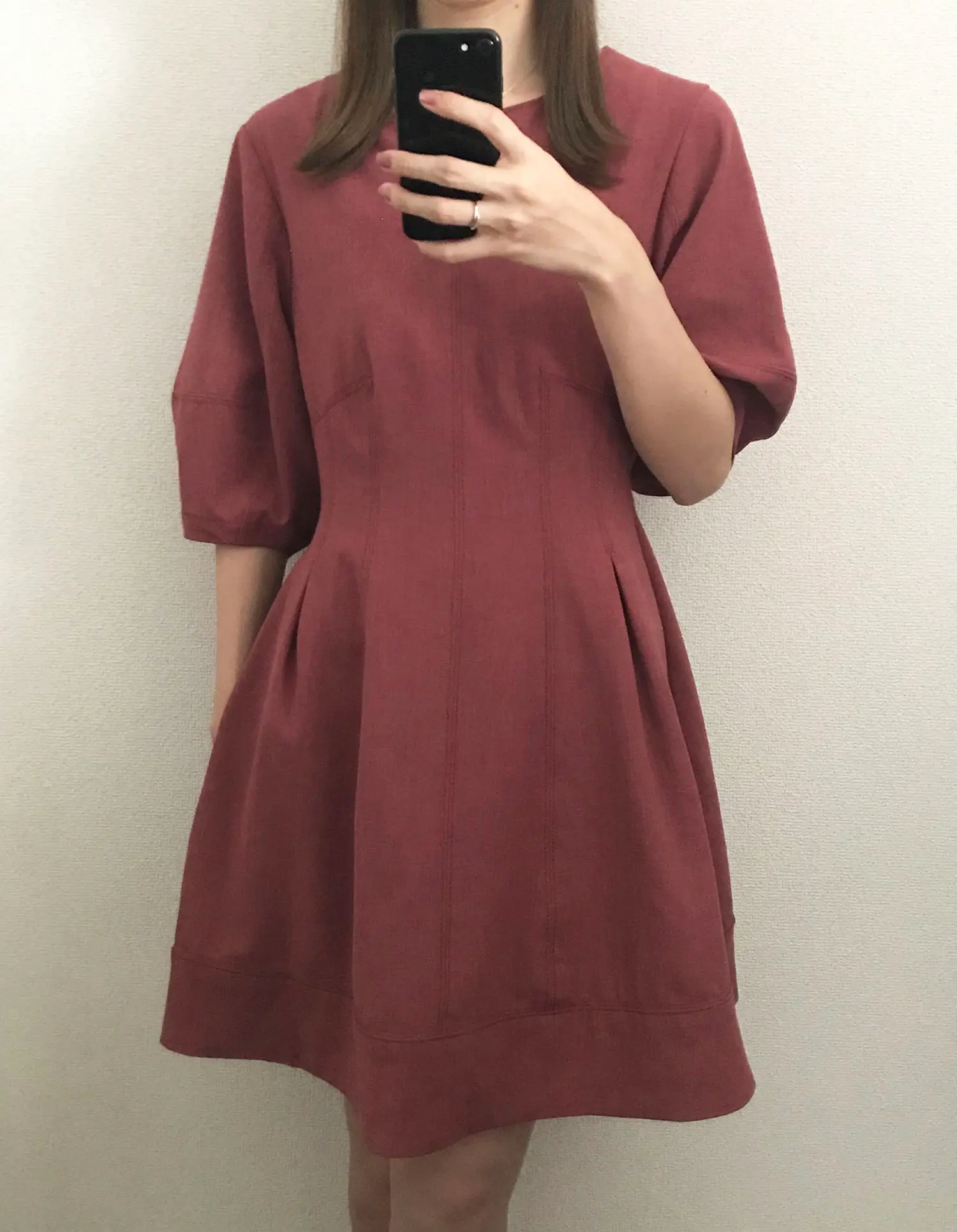 乾ひかり(「破局」をイメージした服を着用)01