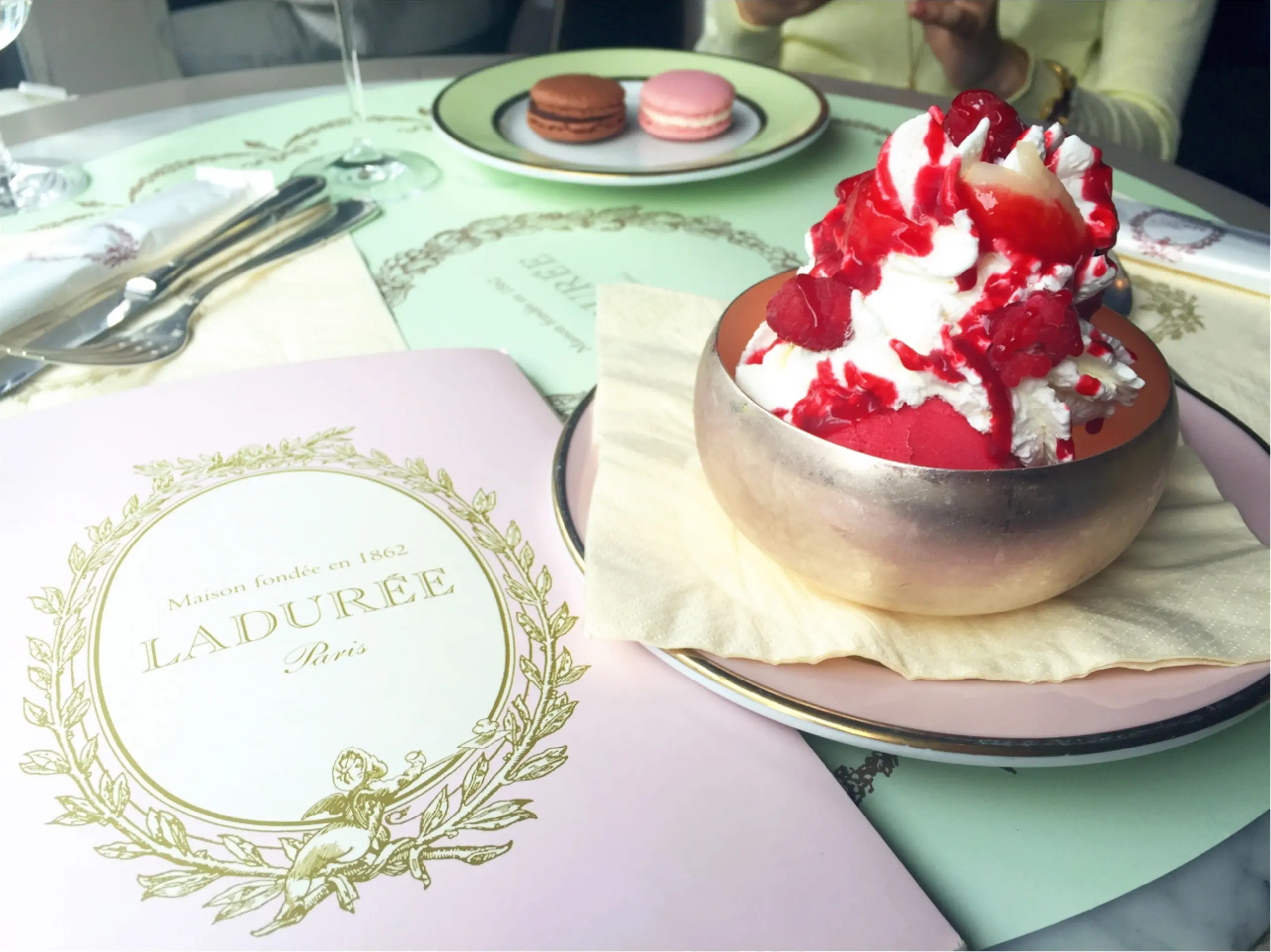 【FOOD】ときめきがとまらない♥!銀座「LADURÉE」でCafe Time⑅_4
