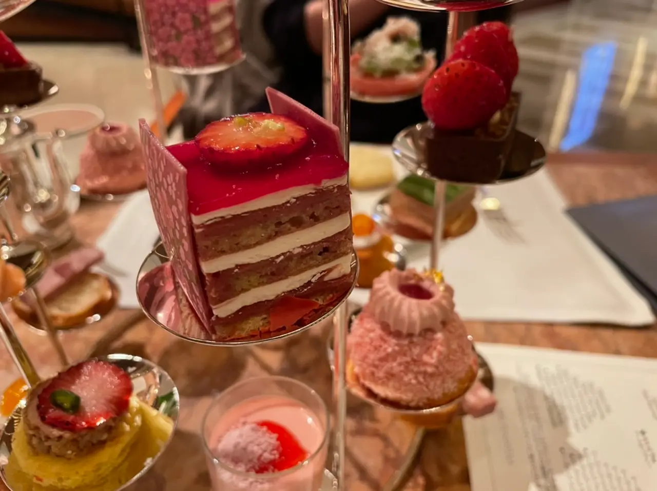 【おすすめいちごスイーツ】憧れのペニンシュラで《桜アフタヌーンティー》_2