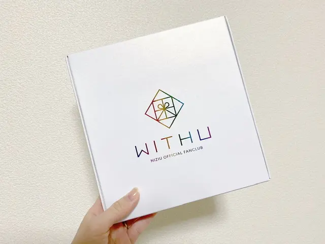 【NiziU】のファンクラブ初回特典アイテムが届きました♩_1