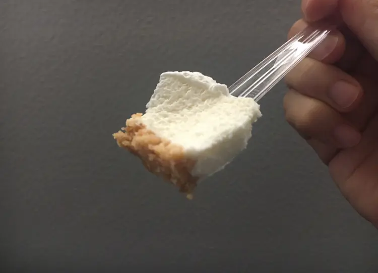 【セブンスイーツ】ふわっとくちどけ♡新作のレアチーズケーキはふわしゅわ食感_4
