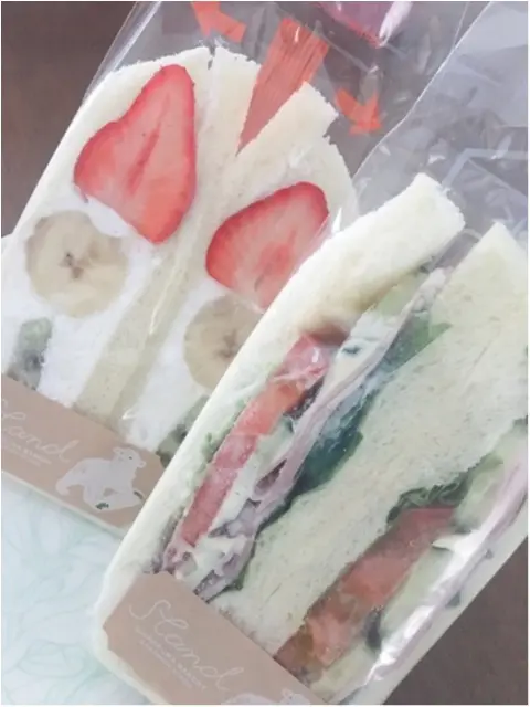 【シロクマベーカリー】のフルーツサンド、ハム野菜サンドをいただきました♡_1