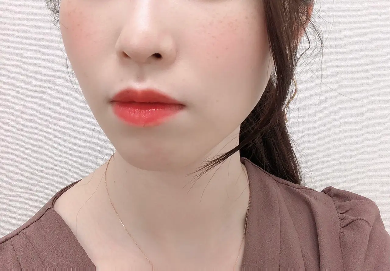 顔半分