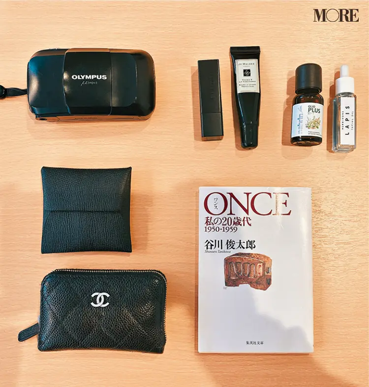 内田理央は『バレンシアガ』を愛用中♡ モアモデルのバッグ&バッグの中身を大公開‼︎_6