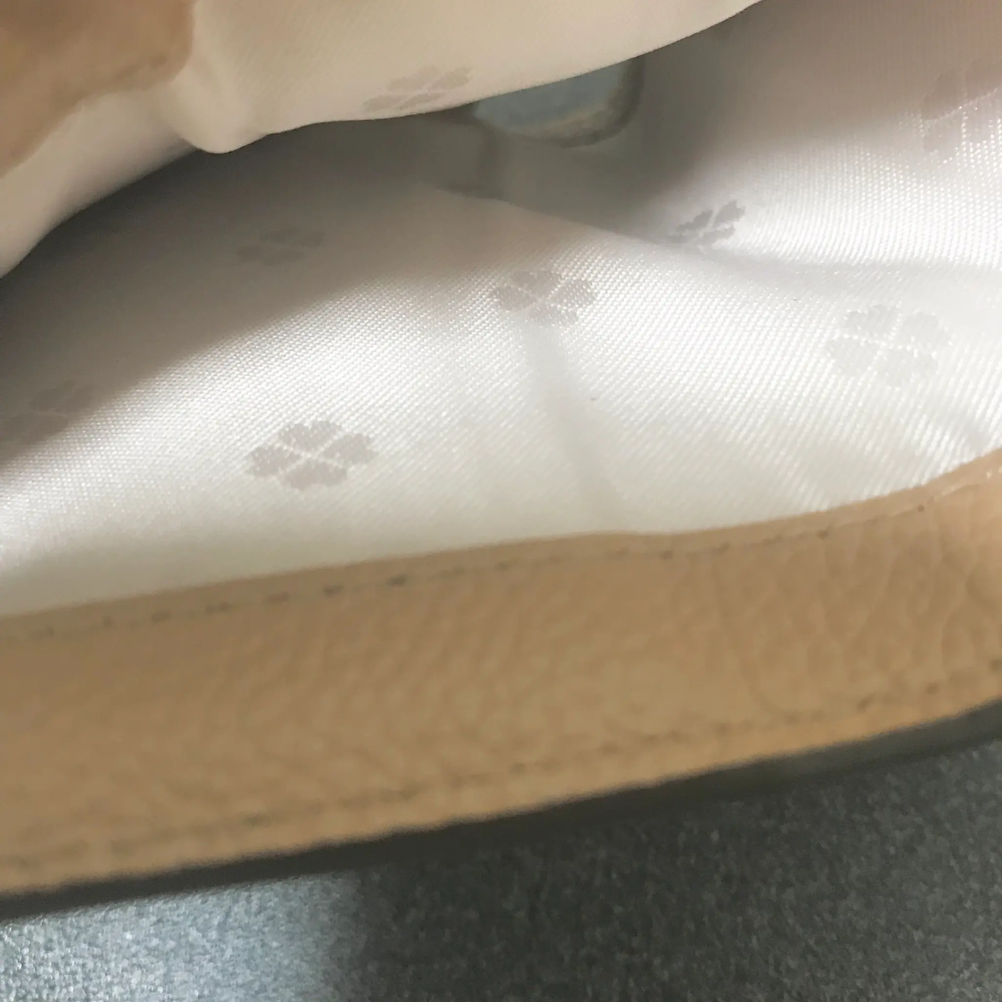 【20代女子の愛用財布】使い勝手バツグン!kate spadeの二つ折サイフ_4
