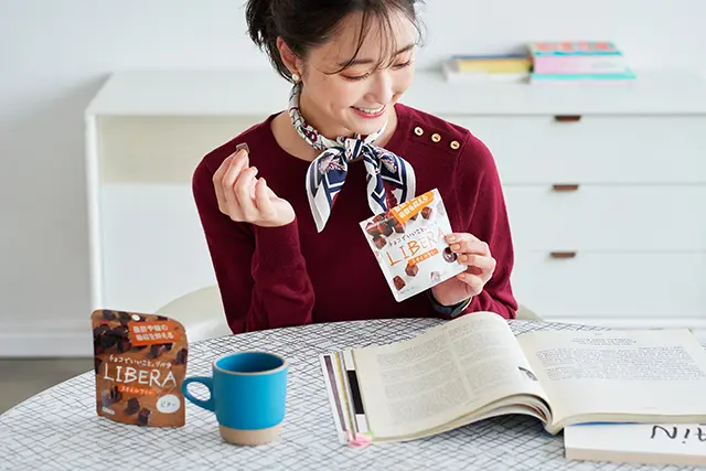働く女子の味方! グリコ「LIBERA」で、目の疲れや手足の冷えなどオフィスの悩みをおいしく解決♪_1