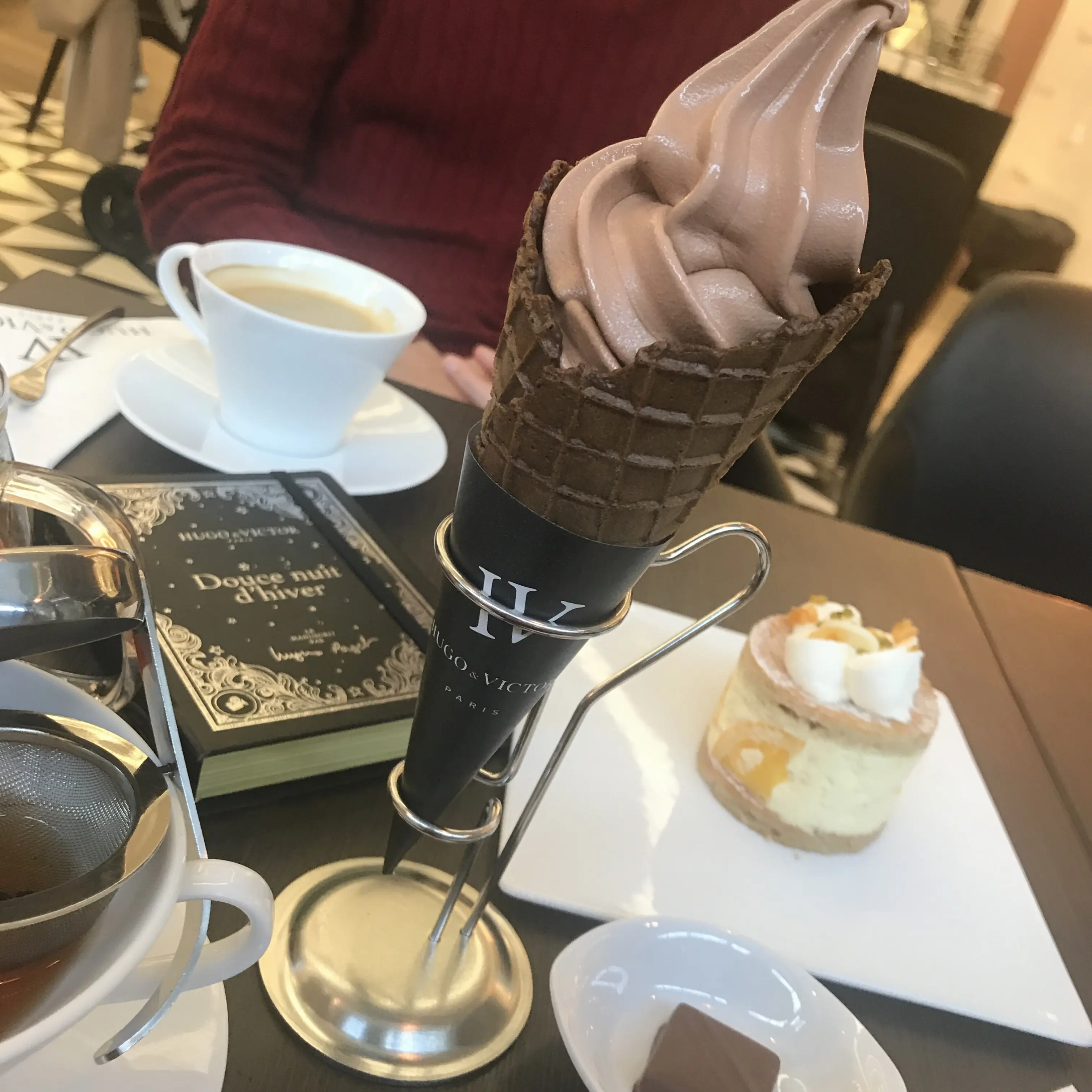 【Hugo & Victor】チョコレートショップ and カフェ in表参道ヒルズ_2