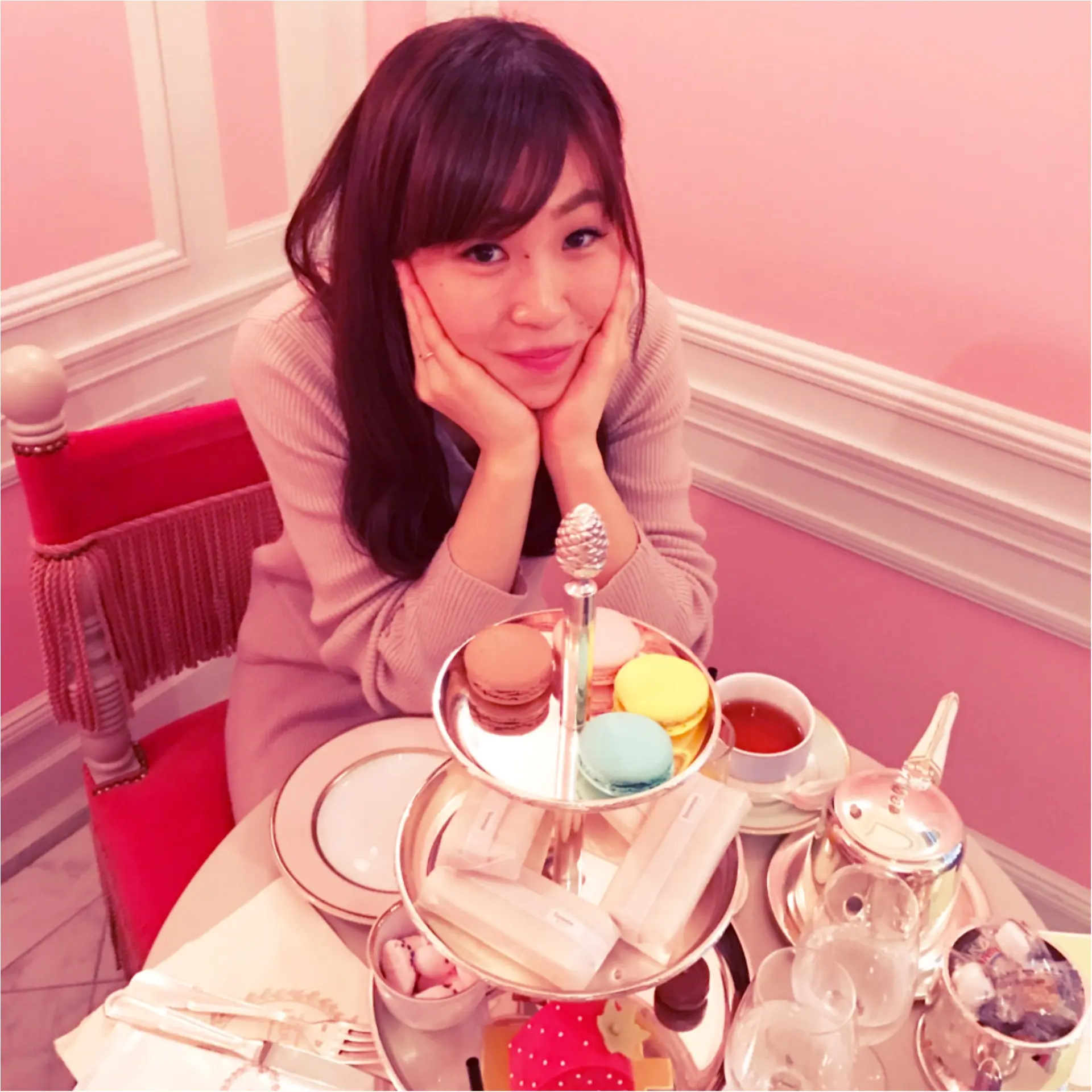 ★まるで別世界?!可愛いがギューッと詰まった『LADUREE』のアフタヌーンティー★_3