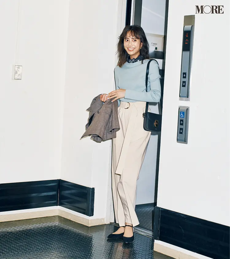 同じパンツをお仕事コーデに着回し IN&OUTな春服アワード2位