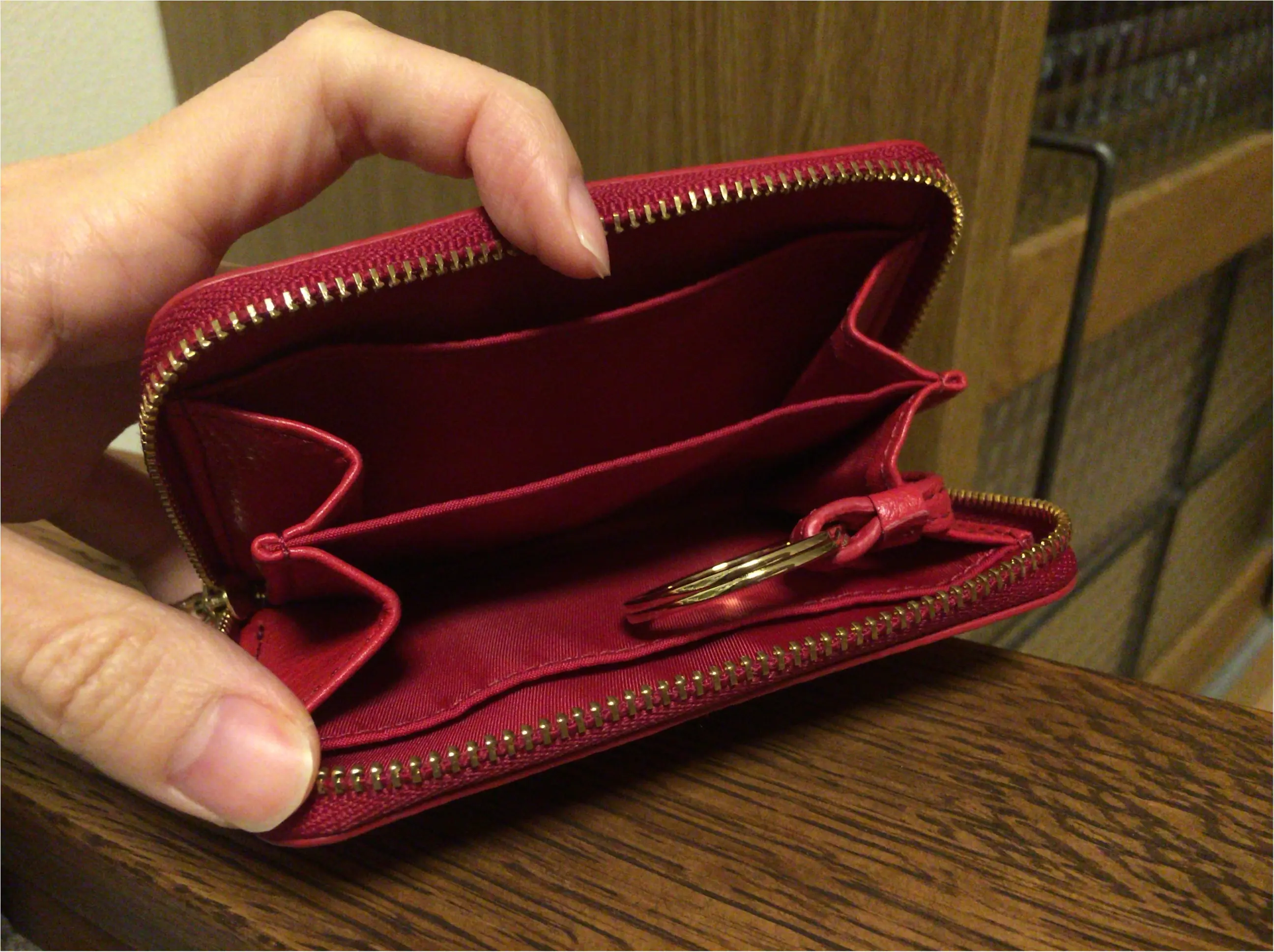 パーティーも普段使いも◎《TORY BURCH》アウトレットで見つけたお目立ち【財布ケース】♡_2