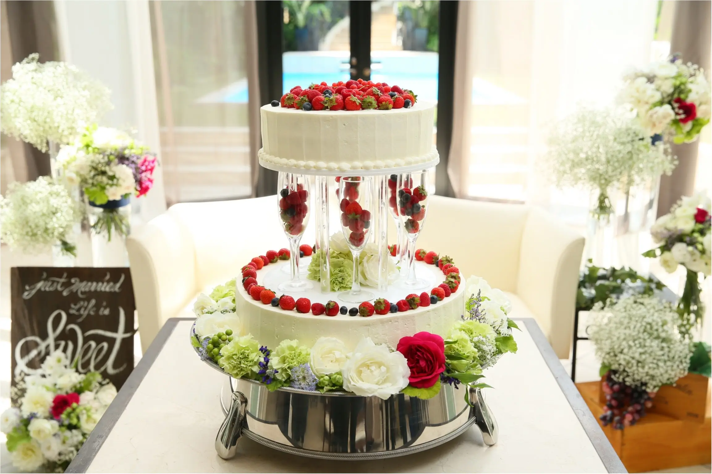 Moco婚 披露宴 中座 装花 ケーキ テーブルコーディネート 悔いなし Moreインフルエンサーズブログ Daily More