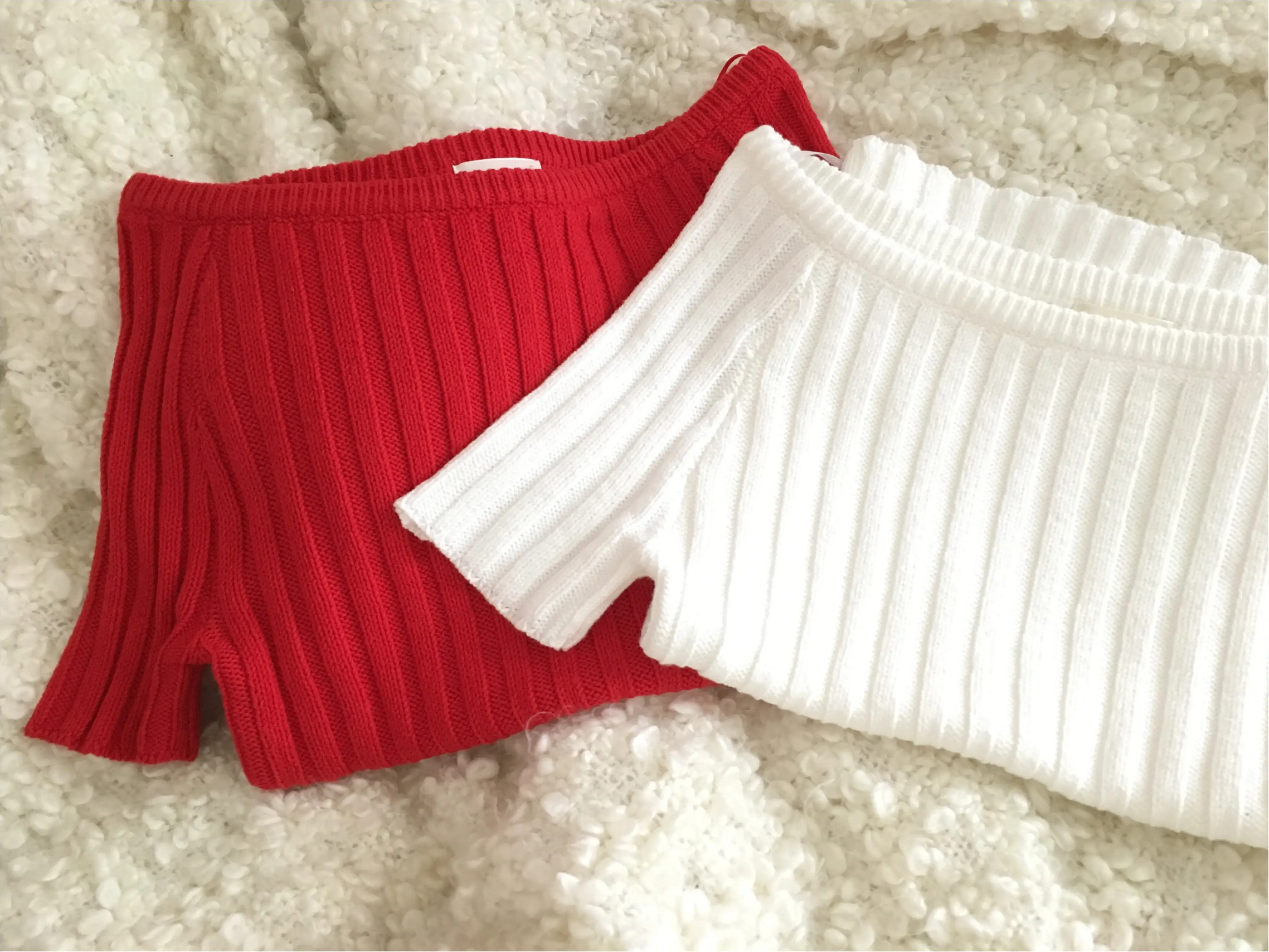 ★【GU】これからの時期に大活躍!リブオフショルダーセーターが今ならなんと590円!定番色ときれい色で色ち買い!_1