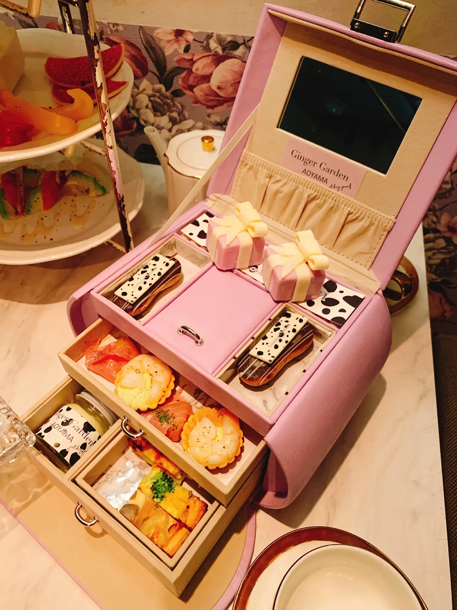 【あの有名店の新作】ラベンダーカラーに包まれる可愛らしい《ナイトアフタヌーンティー》♡_2