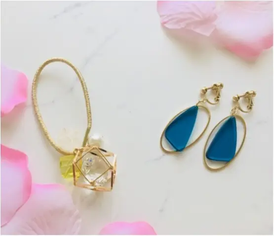 3coins のアクセサリーが侮れない プチプラなのにかわいい 涼やかなイヤリングと ヘアゴム買っちゃいました Moreインフルエンサーズブログ Daily More