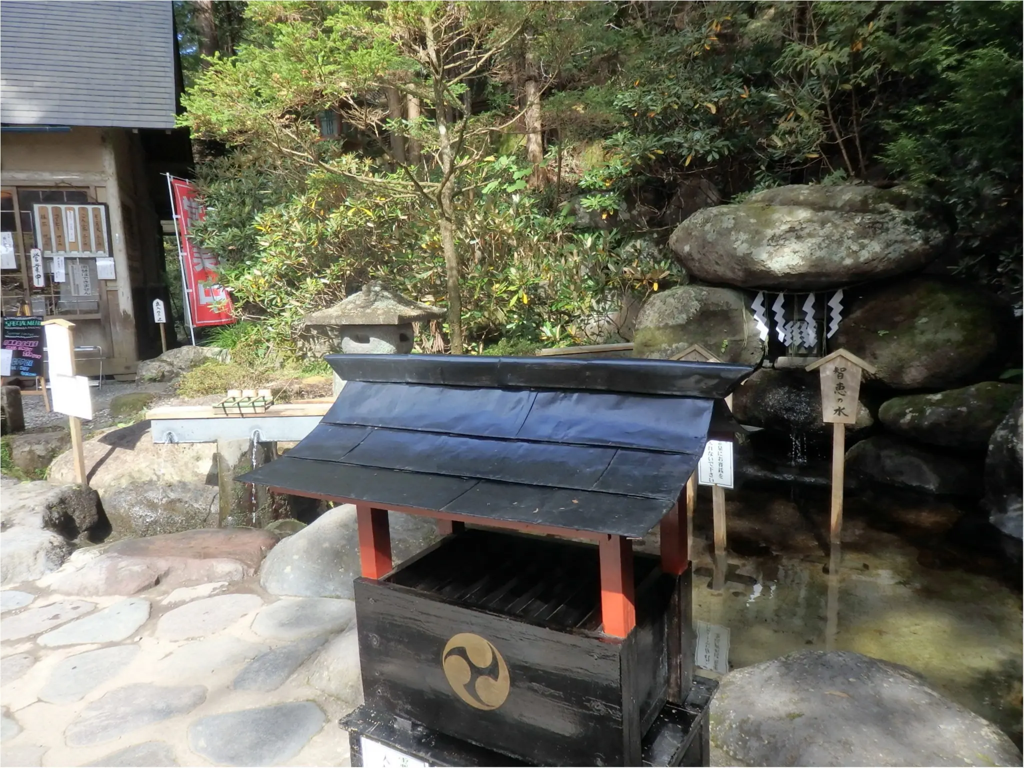 【知らなかった!】日本一楽しめる神社へ潜入してみた_44