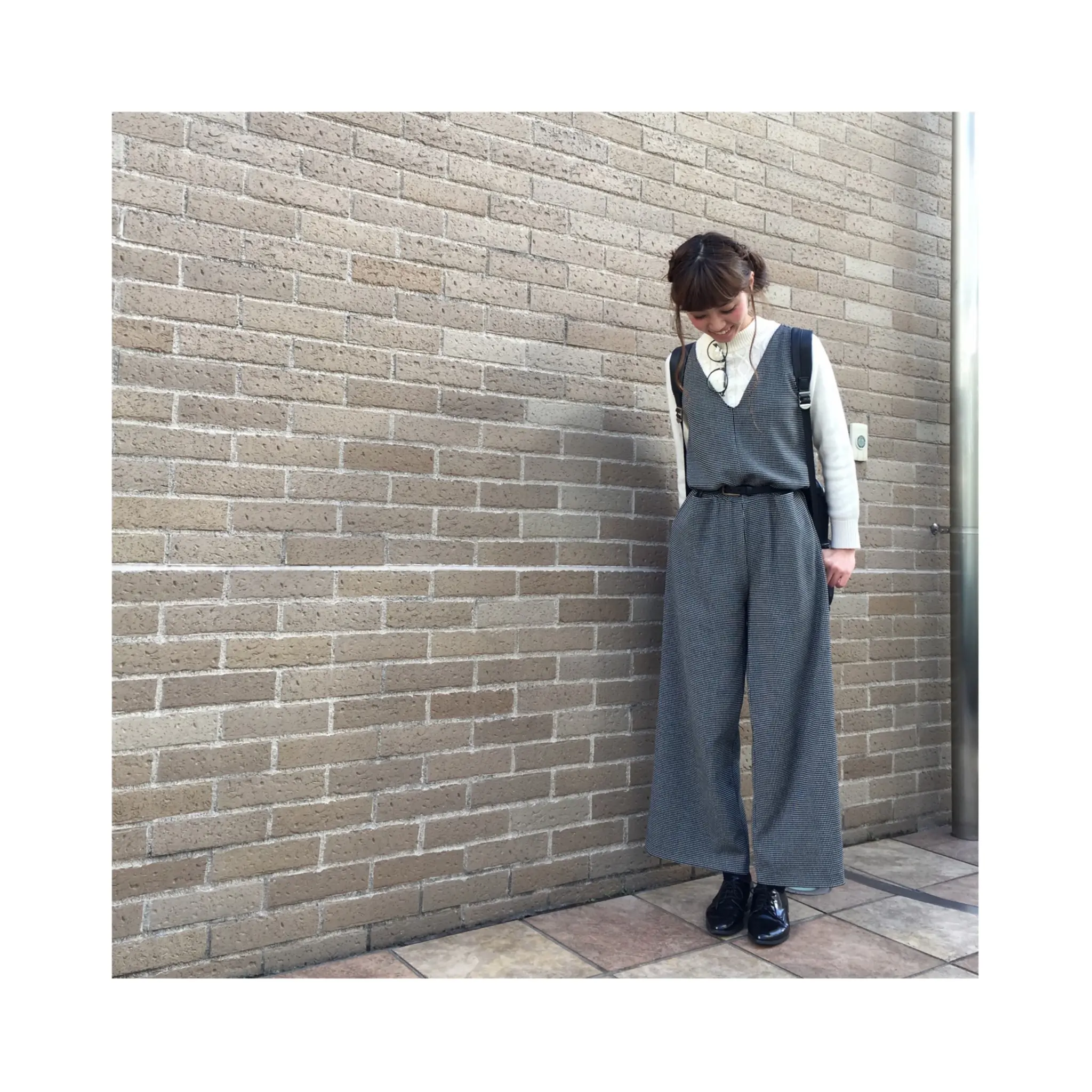 ZARAのVネックのチェック柄オールインワン×ニットでモノトーンコーデ☺︎_2