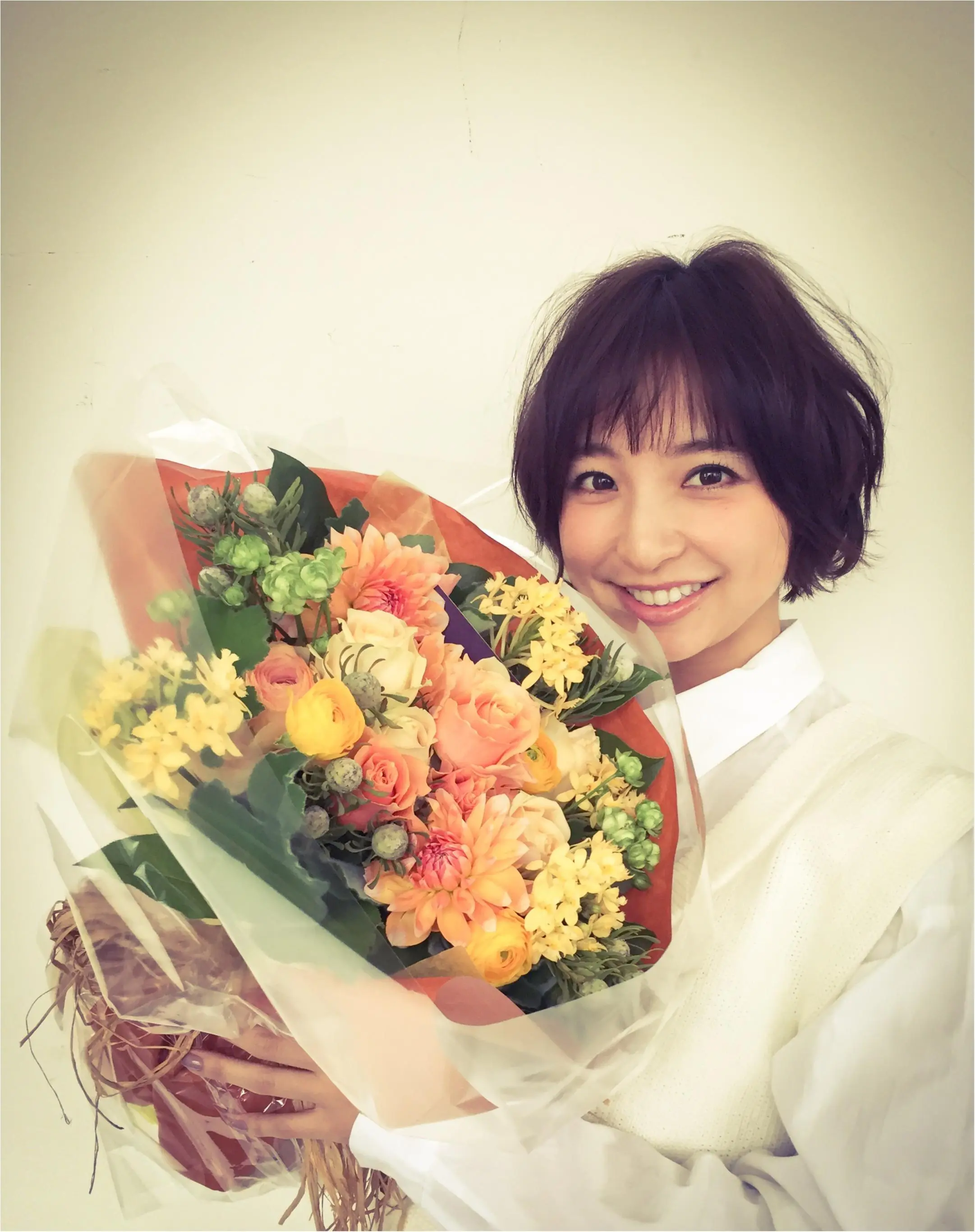 【撮影オフショット】ごっきげん♬な篠田麻里子さま♡_1