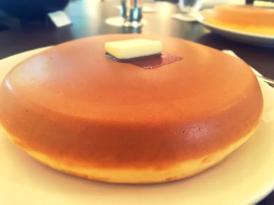 こんなボリューミーなホットケーキみたことない!分厚くてふわっふわの絶品。_10