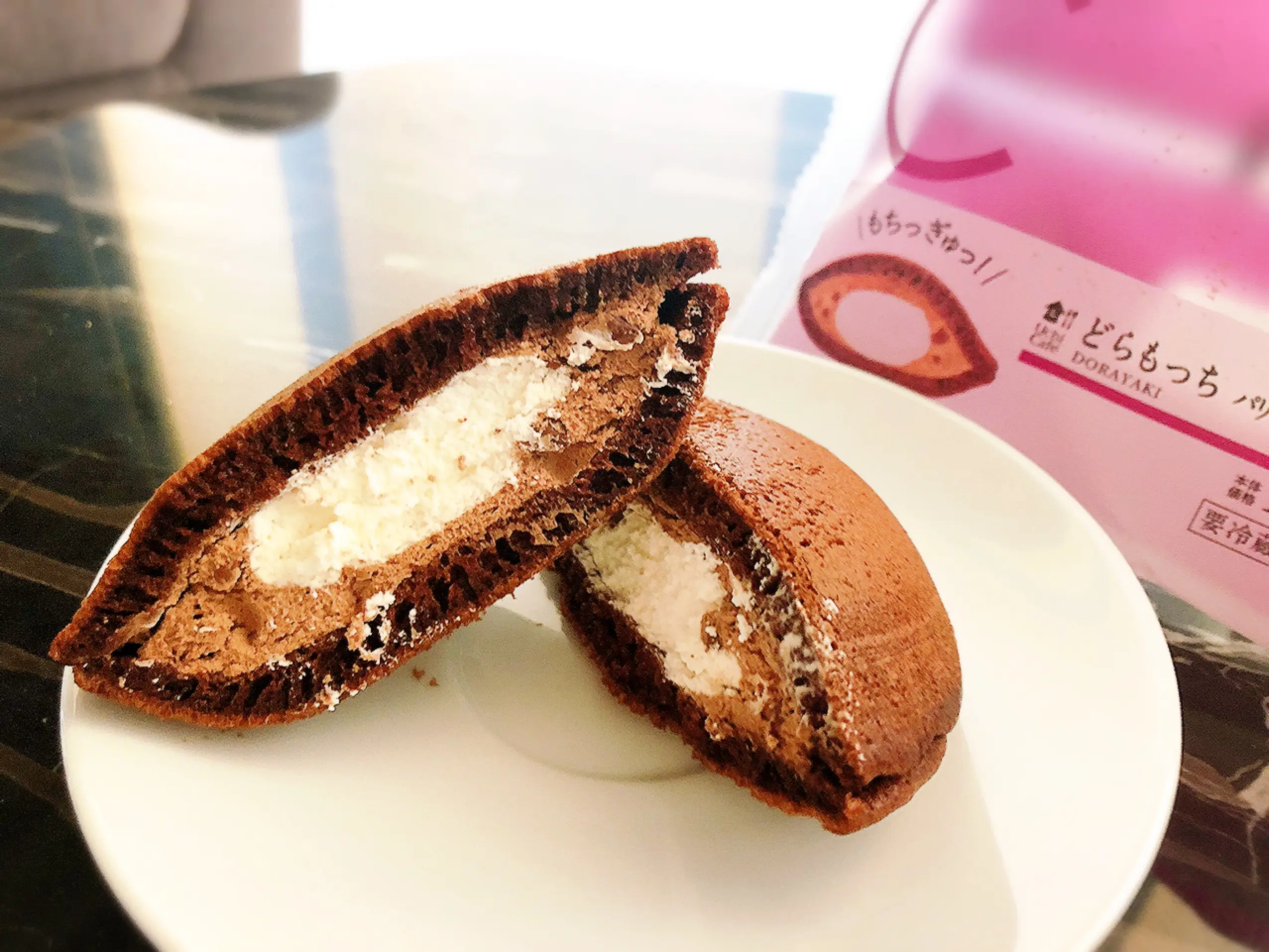 【#ローソンスイーツ】1/12〜新発売のどらもっちパリチョコチップ&ミルク♡コスパ最強の幸福感を(*´꒳`*)_2